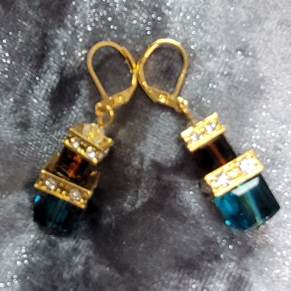 Blue Square Inlaid Zircon  Earrings - Picture 2 of 5